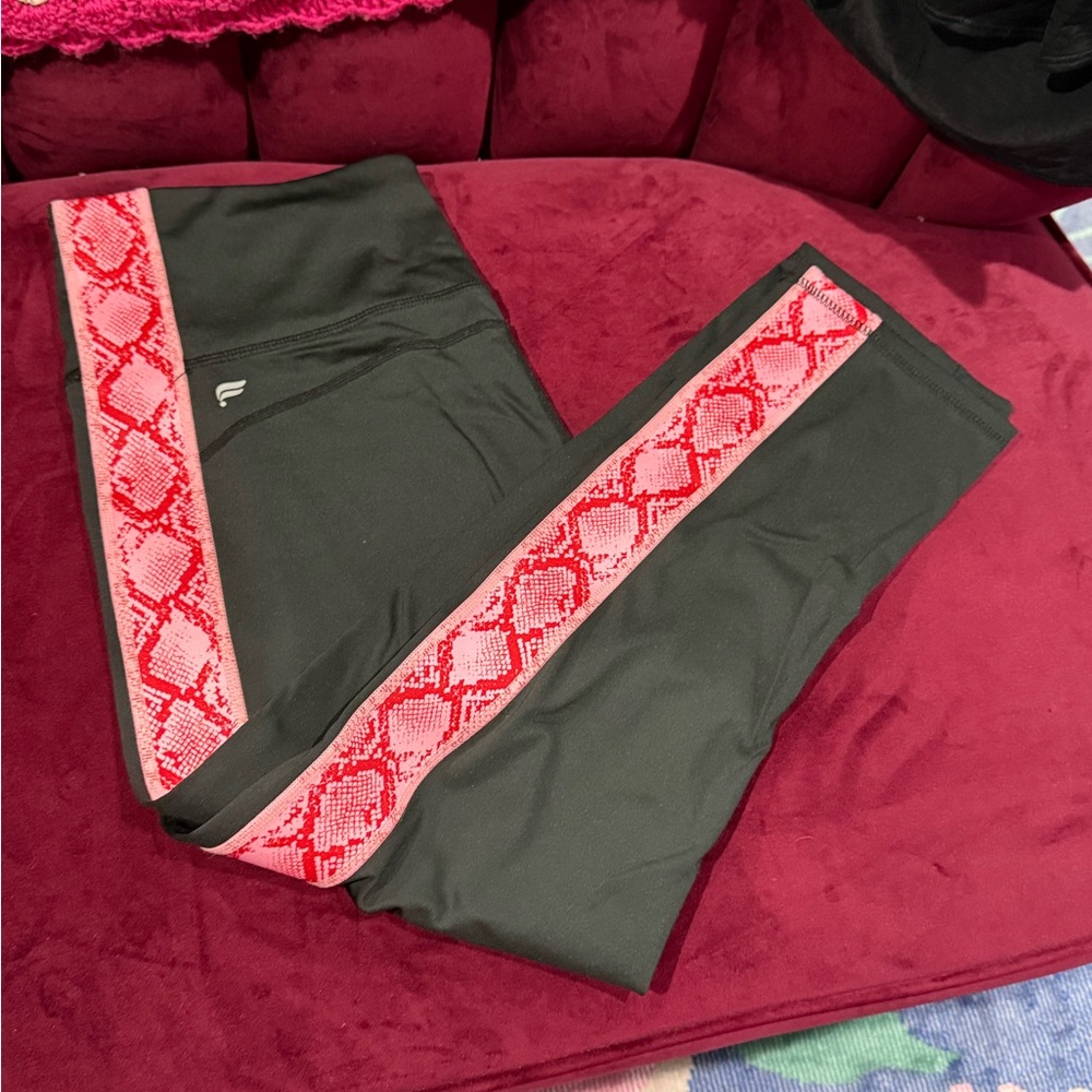 Fabletics Set Persimmon Python Pattern Top M, Bot… - image 2